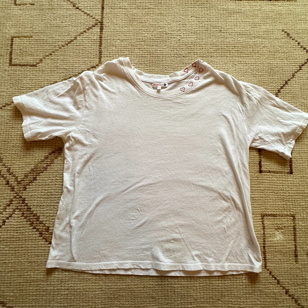 Sundry White Tee with Embroidered Hearts on Collar - new without tags